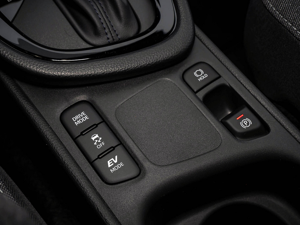 Fahrzeugansicht TOYOTA Yaris Hybrid 1.5 VVT-iE Teamplayer - Bild 19