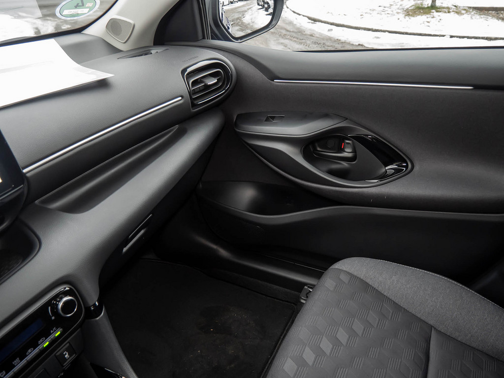 Fahrzeugansicht TOYOTA Yaris Hybrid 1.5 VVT-iE Teamplayer - Bild 20