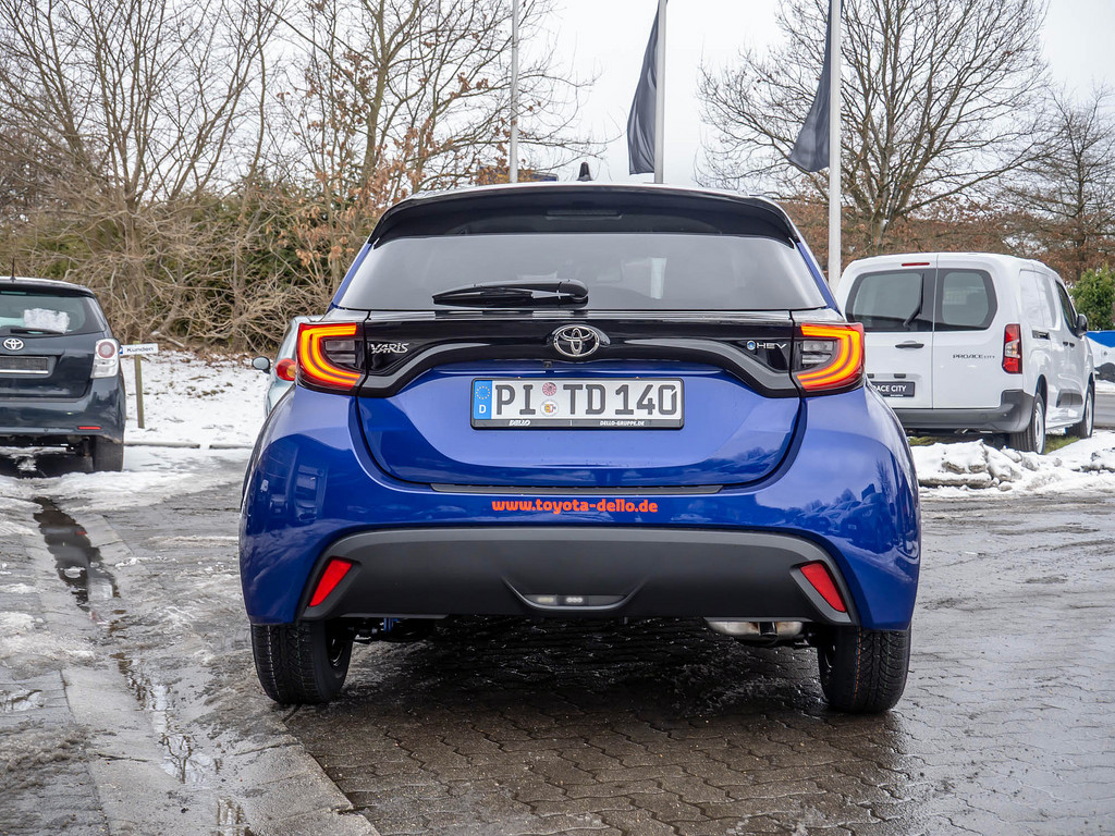 Fahrzeugansicht TOYOTA Yaris Hybrid 1.5 VVT-iE Teamplayer - Bild 35