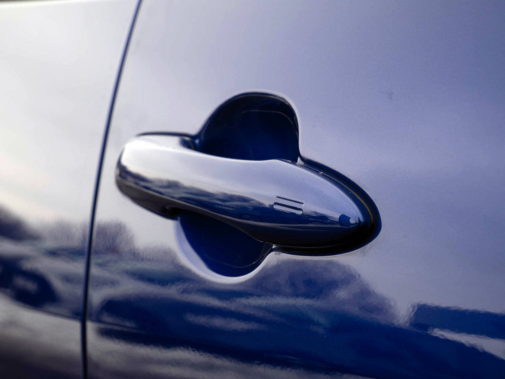 Fahrzeugansicht TOYOTA Yaris Hybrid 1.5 VVT-iE Teamplayer - Bild 4