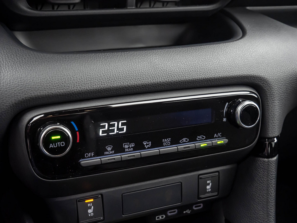 Fahrzeugansicht TOYOTA Yaris Hybrid 1.5 VVT-iE Teamplayer - Bild 15