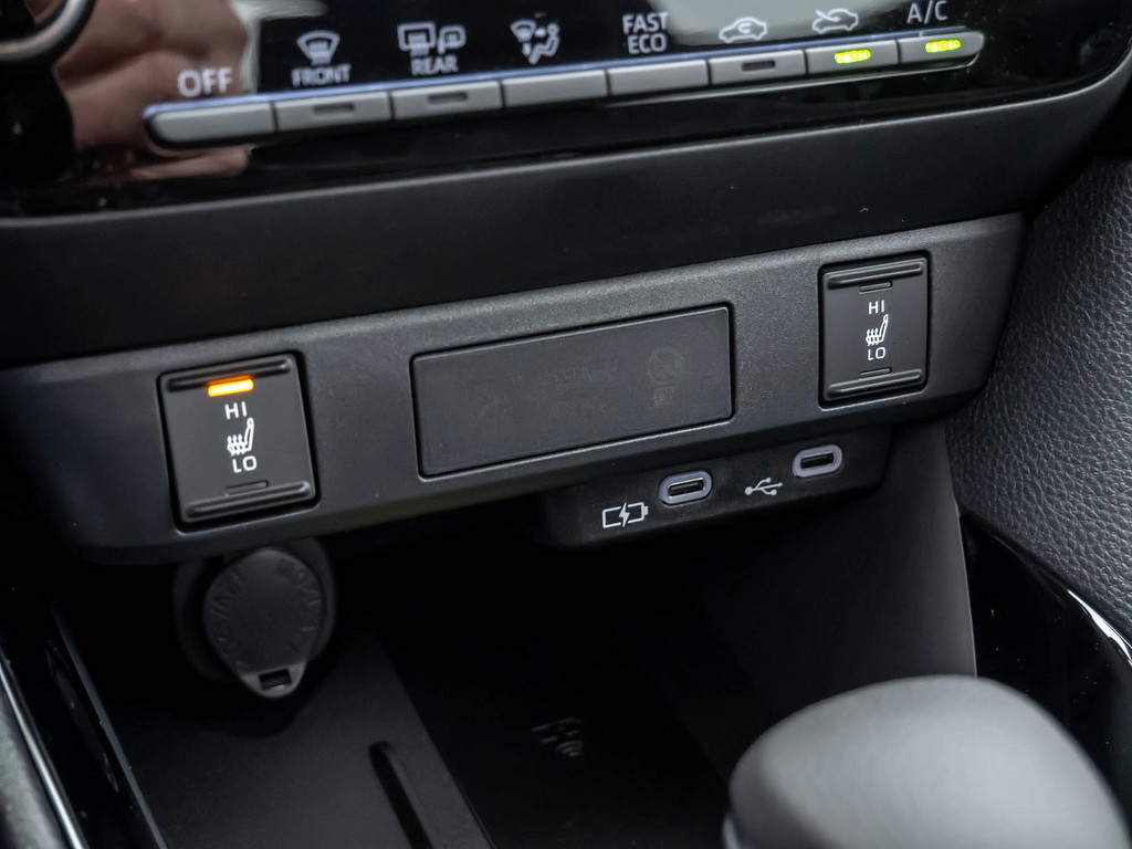 Fahrzeugansicht TOYOTA Yaris Hybrid 1.5 VVT-iE Teamplayer - Bild 16