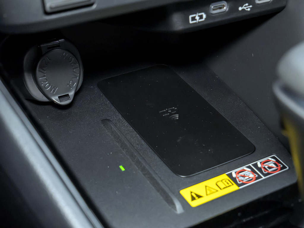 Fahrzeugansicht TOYOTA Yaris Hybrid 1.5 VVT-iE Teamplayer - Bild 17