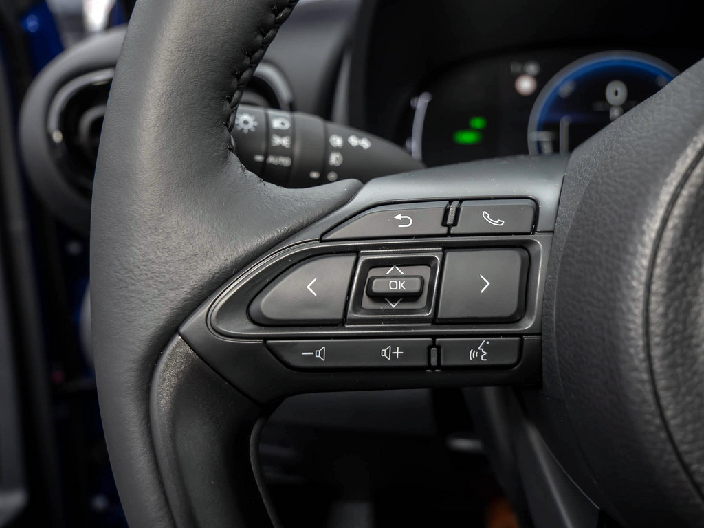 Fahrzeugansicht TOYOTA Yaris Hybrid 1.5 VVT-iE Teamplayer - Bild 22