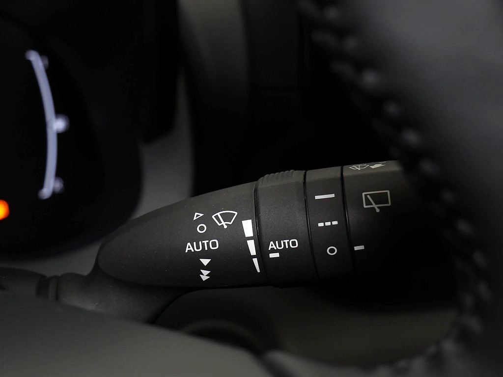 Fahrzeugansicht TOYOTA Yaris Hybrid 1.5 VVT-iE Teamplayer - Bild 31