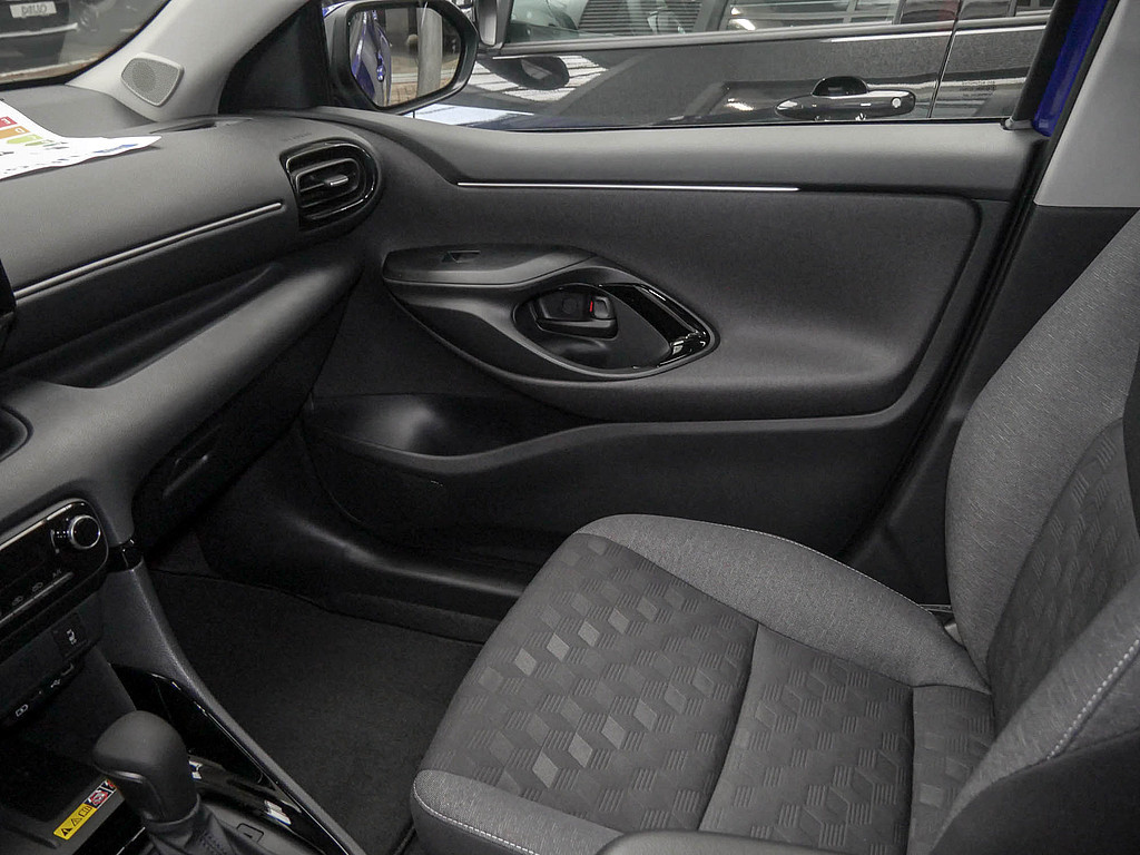 Fahrzeugansicht TOYOTA Yaris Hybrid 1.5 VVT-iE Teamplayer - Bild 32