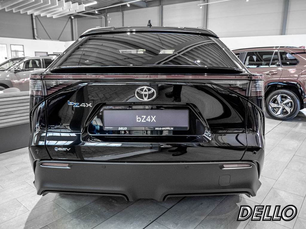 Fahrzeugansicht TOYOTA bZ4X Teamplayer - Bild 28
