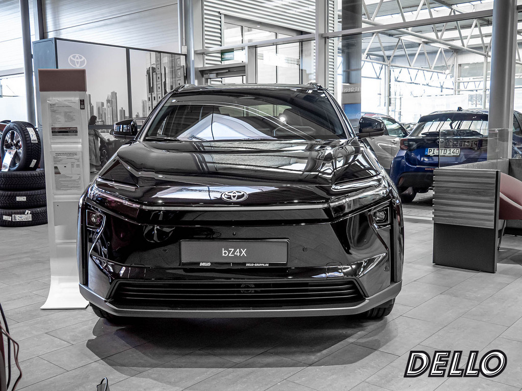Fahrzeugansicht TOYOTA bZ4X Teamplayer - Bild 12