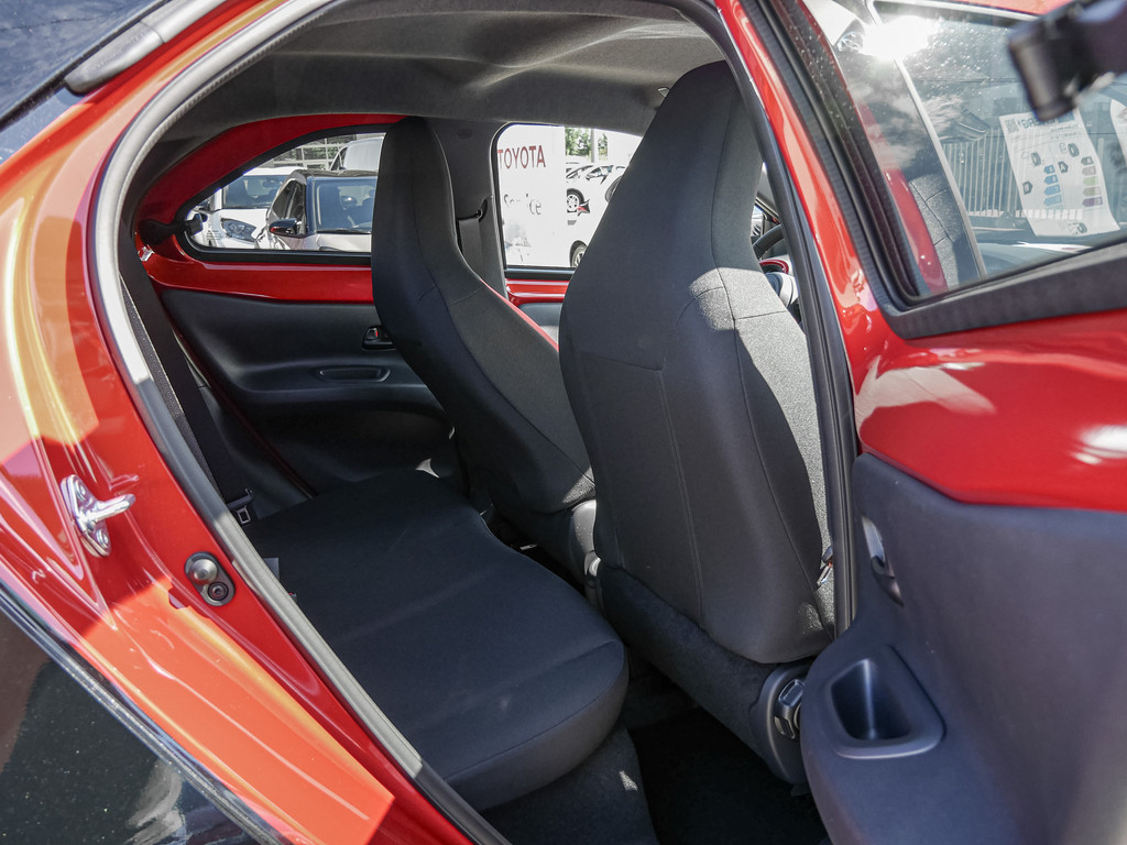 Fahrzeugansicht TOYOTA Aygo X 1.0 Teamplayer - Bild 5