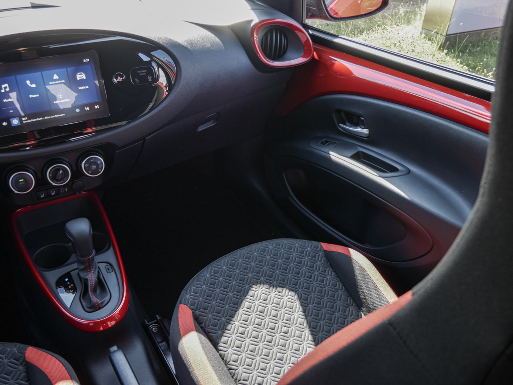 Fahrzeugansicht TOYOTA Aygo X 1.0 Teamplayer - Bild 9