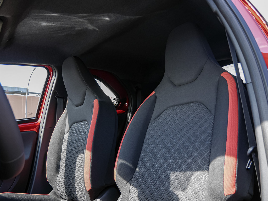 Fahrzeugansicht TOYOTA Aygo X 1.0 Teamplayer - Bild 35