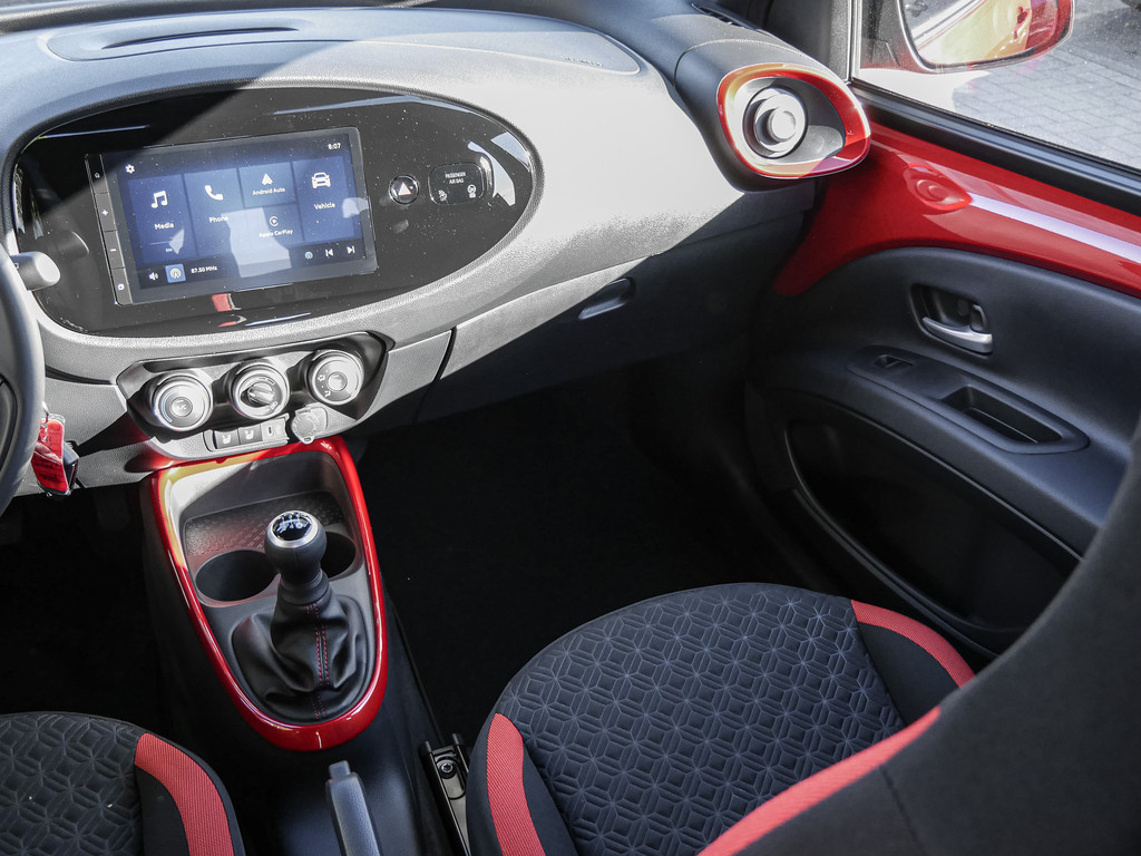 Fahrzeugansicht TOYOTA Aygo X 1.0 Teamplayer - Bild 5