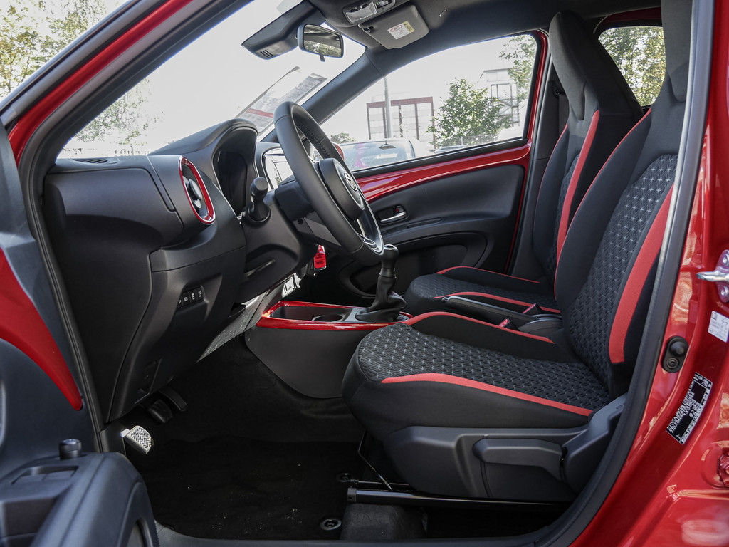 Fahrzeugansicht TOYOTA Aygo X 1.0 Teamplayer - Bild 8