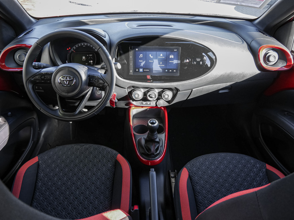 Fahrzeugansicht TOYOTA Aygo X 1.0 Teamplayer - Bild 3