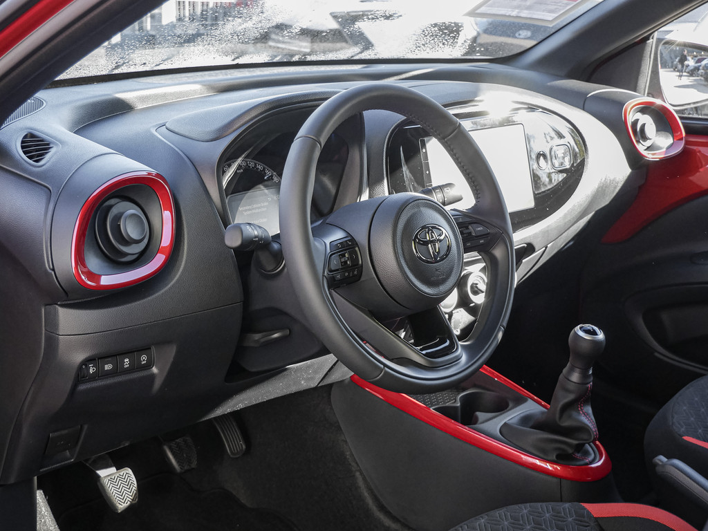 Fahrzeugansicht TOYOTA Aygo X 1.0 Teamplayer - Bild 28