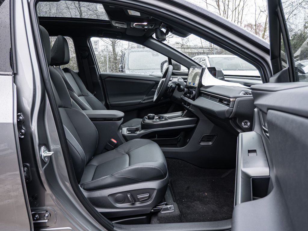 Fahrzeugansicht TOYOTA bZ4X AWD Lounge - Bild 3