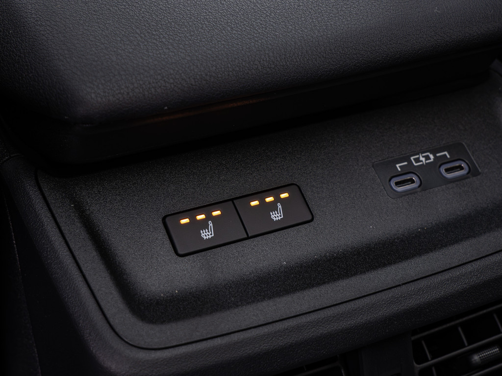 Fahrzeugansicht TOYOTA bZ4X AWD Lounge - Bild 10