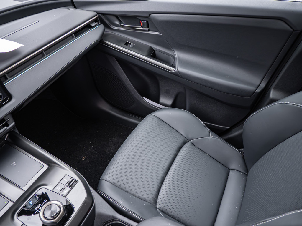 Fahrzeugansicht TOYOTA bZ4X AWD Lounge - Bild 21