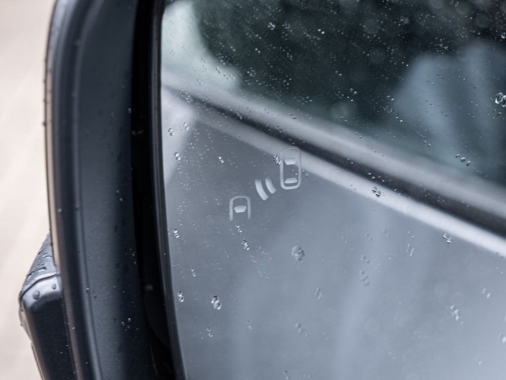 Fahrzeugansicht TOYOTA bZ4X AWD Lounge - Bild 42