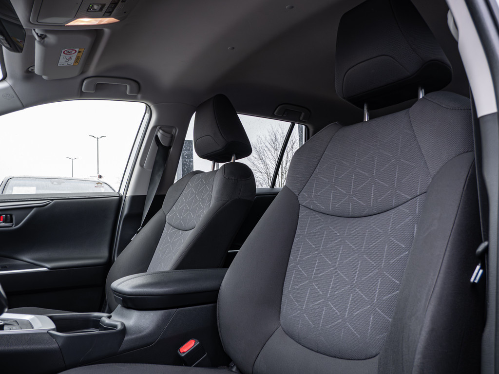 Fahrzeugansicht TOYOTA RAV 4 2.5 Hybrid 4x4 Team D - Bild 39