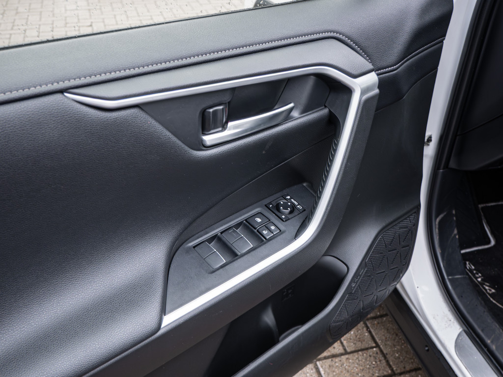 Fahrzeugansicht TOYOTA RAV 4 2.5 Hybrid 4x4 Team D - Bild 40