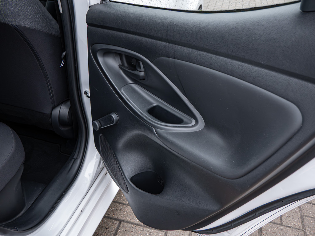 Fahrzeugansicht TOYOTA Yaris Hybrid 1.5 VVT-i Comfort - Bild 8