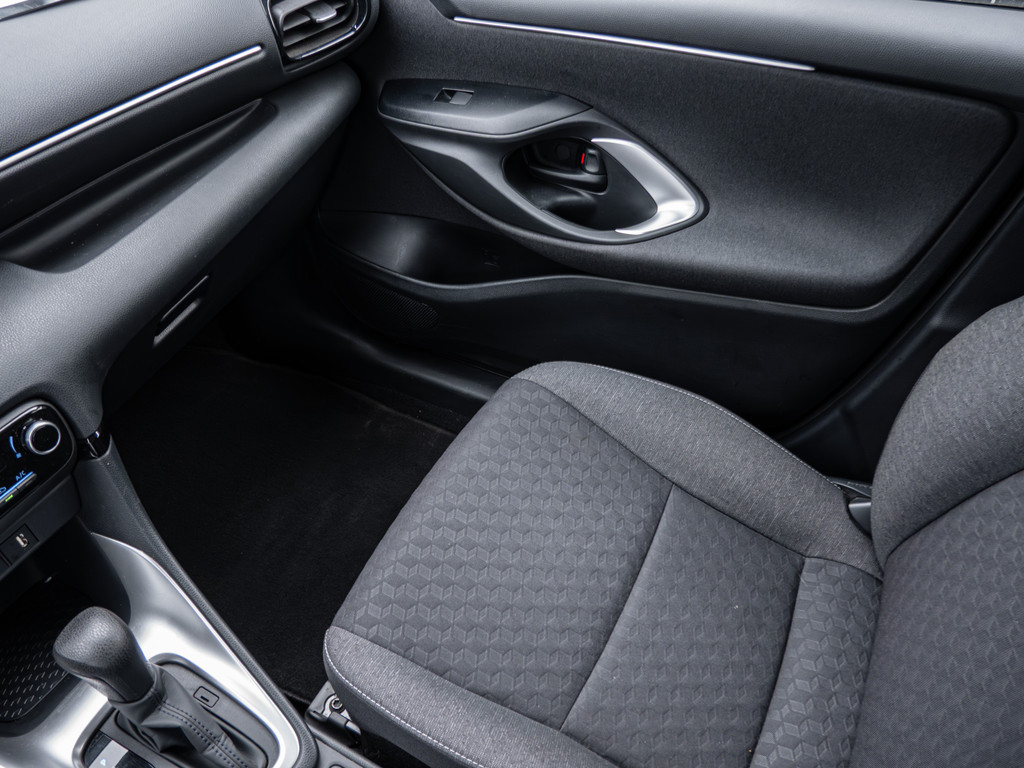 Fahrzeugansicht TOYOTA Yaris Hybrid 1.5 VVT-i Comfort - Bild 20