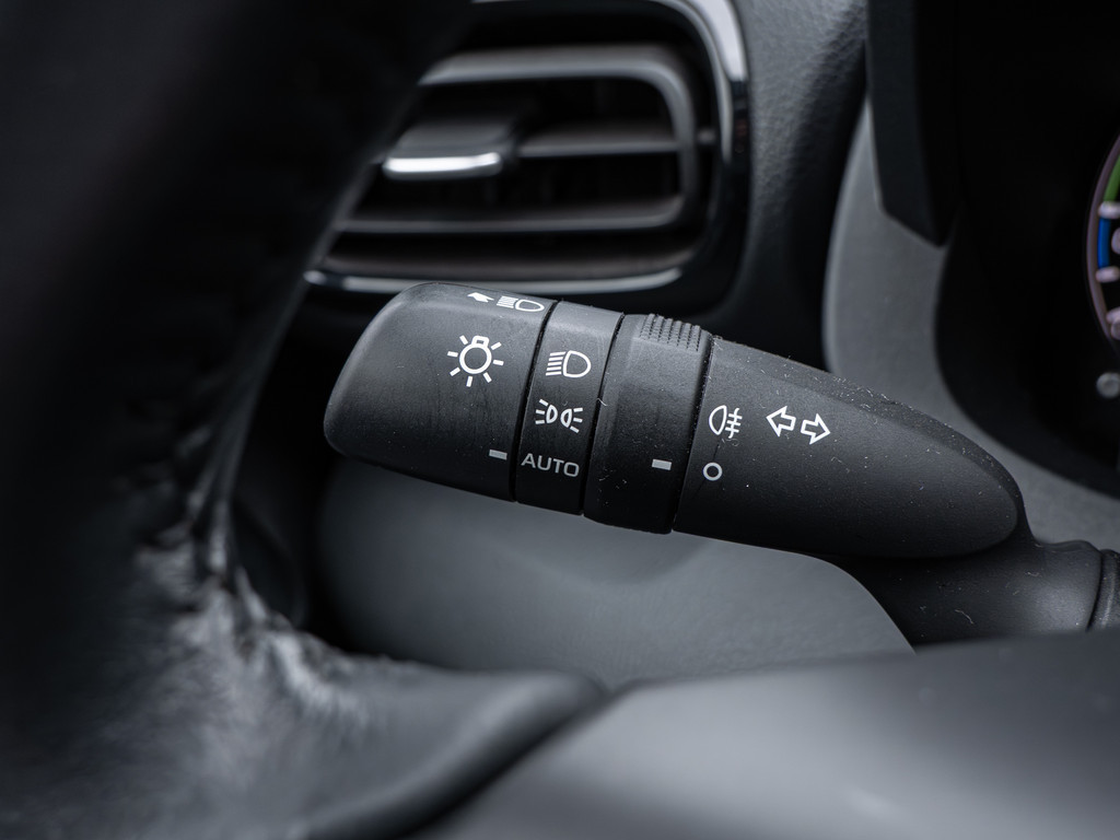 Fahrzeugansicht TOYOTA Yaris Hybrid 1.5 VVT-i Comfort - Bild 24