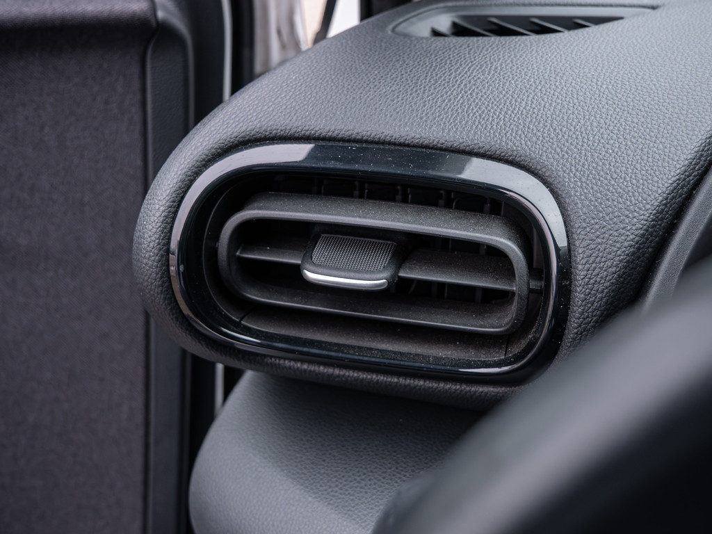 Fahrzeugansicht TOYOTA Yaris Hybrid 1.5 VVT-i Comfort - Bild 28