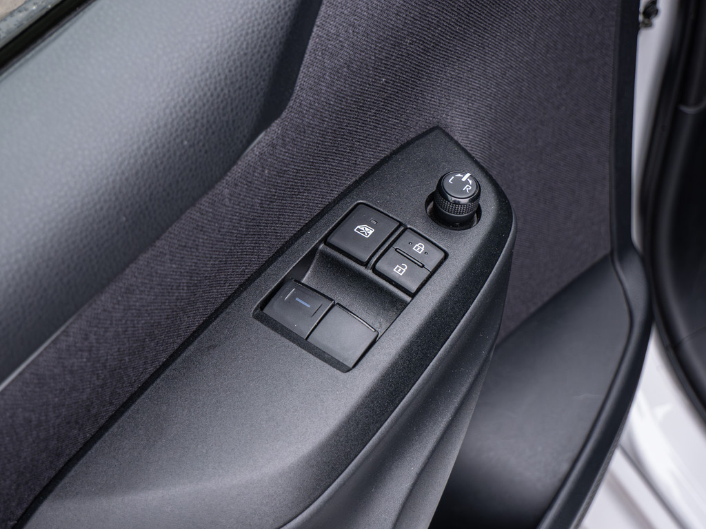 Fahrzeugansicht TOYOTA Yaris Hybrid 1.5 VVT-i Comfort - Bild 32