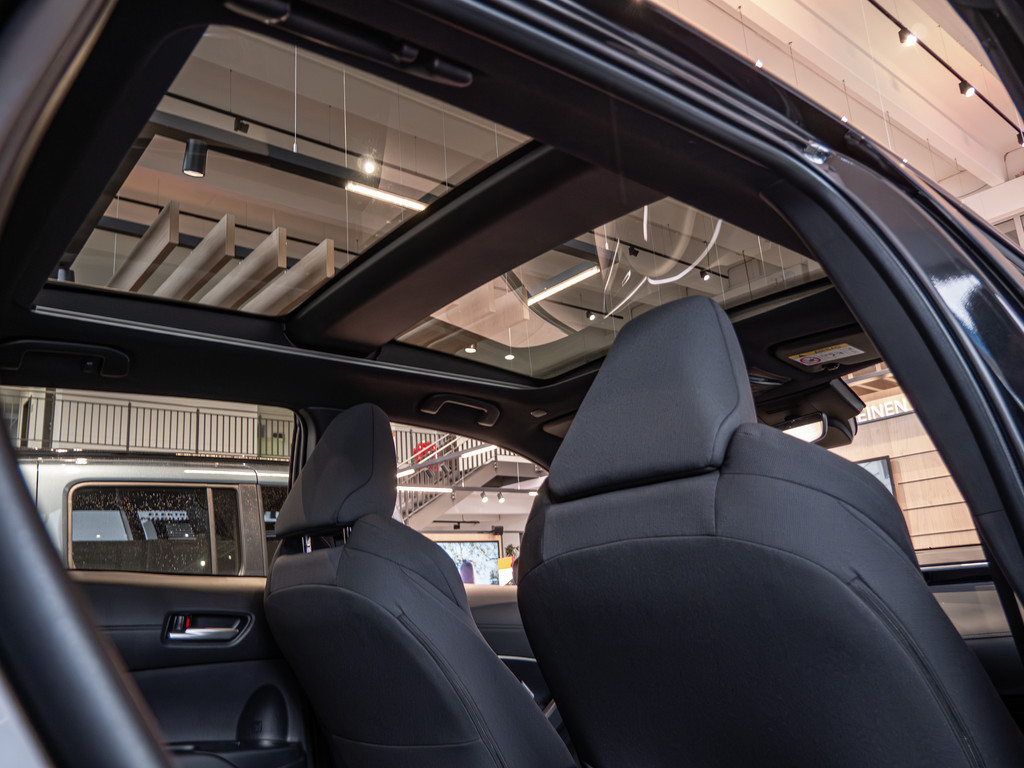 Fahrzeugansicht TOYOTA Corolla Cross 2.0 Hybrid FWD Teamplayer - Bild 4