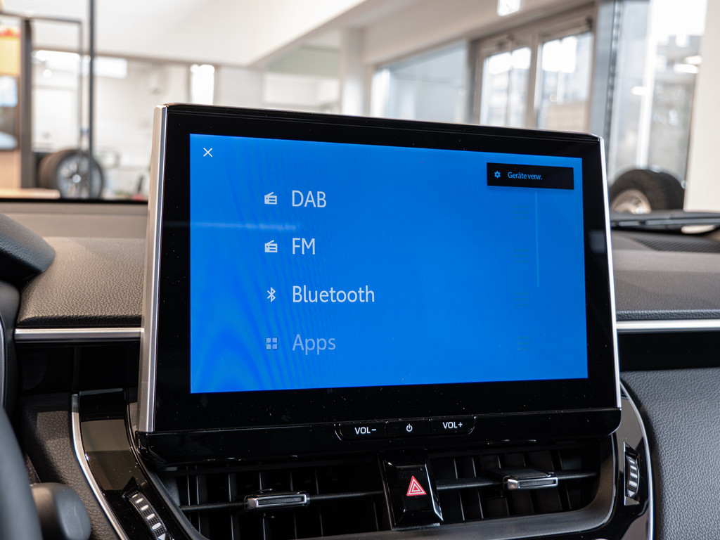 Fahrzeugansicht TOYOTA Corolla Cross 2.0 Hybrid FWD Teamplayer - Bild 8