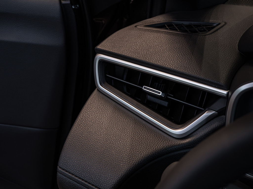 Fahrzeugansicht TOYOTA Corolla Cross 2.0 Hybrid FWD Teamplayer - Bild 24