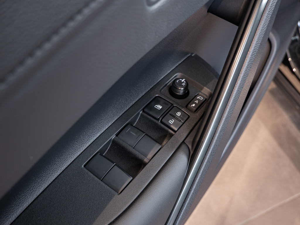 Fahrzeugansicht TOYOTA Corolla Cross 2.0 Hybrid FWD Teamplayer - Bild 30