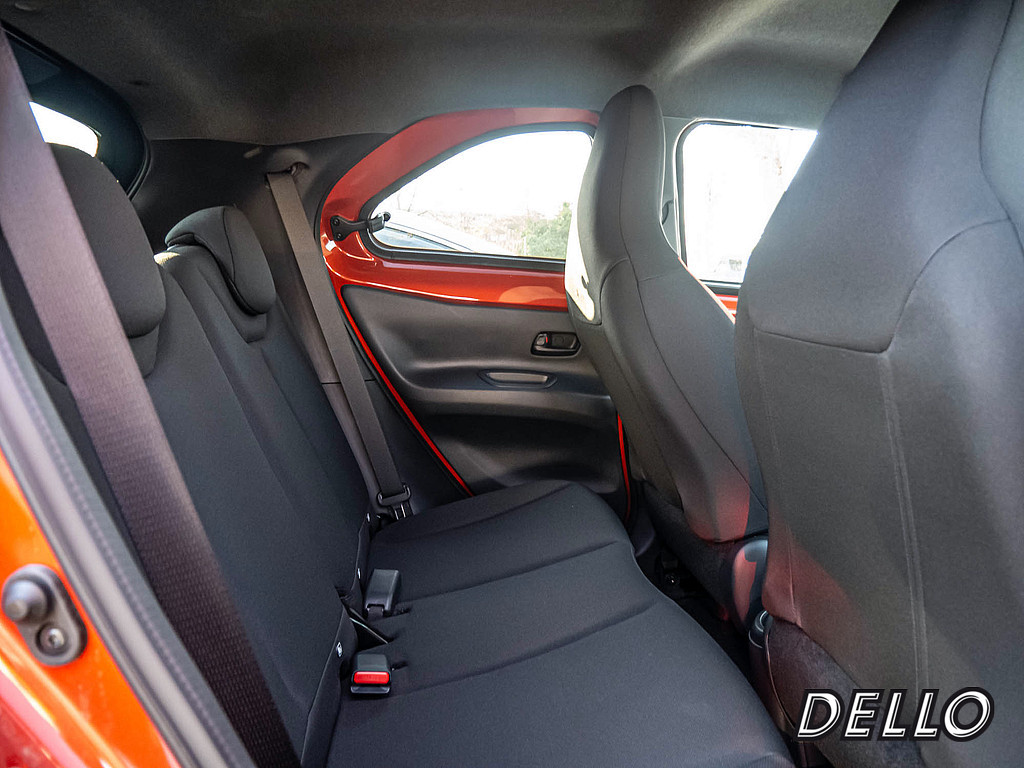 Fahrzeugansicht TOYOTA Aygo X 1.0 Teamplayer - Bild 25