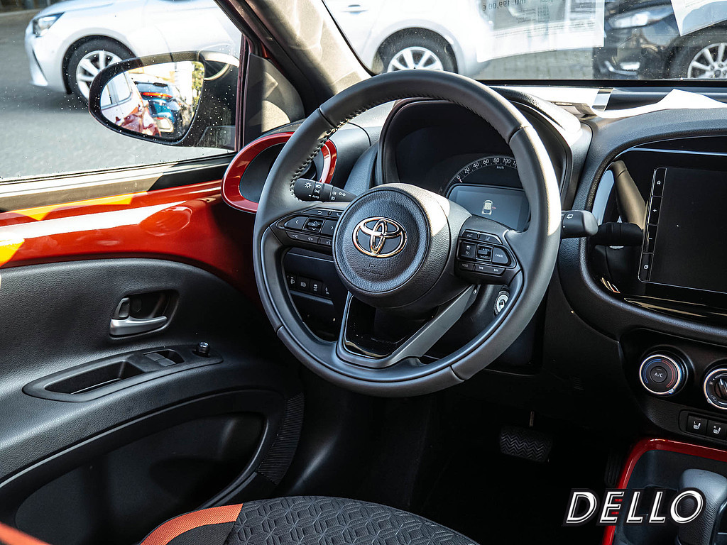 Fahrzeugansicht TOYOTA Aygo X 1.0 Teamplayer - Bild 3