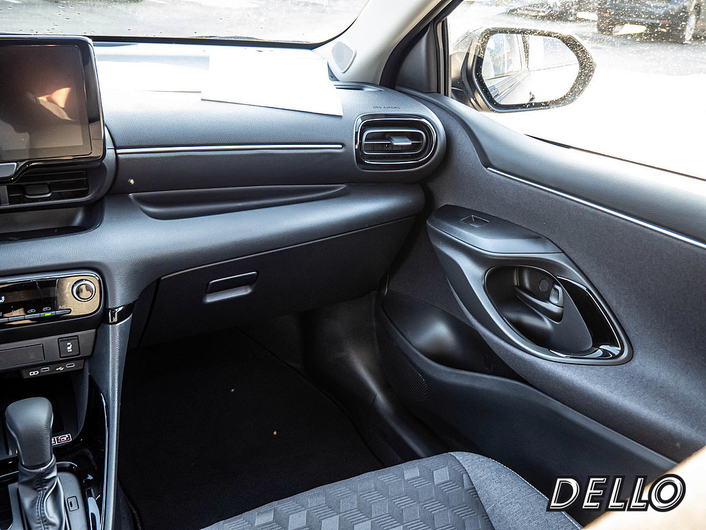 Fahrzeugansicht TOYOTA Yaris Hybrid 1.5 VVT-iE Teamplayer - Bild 3