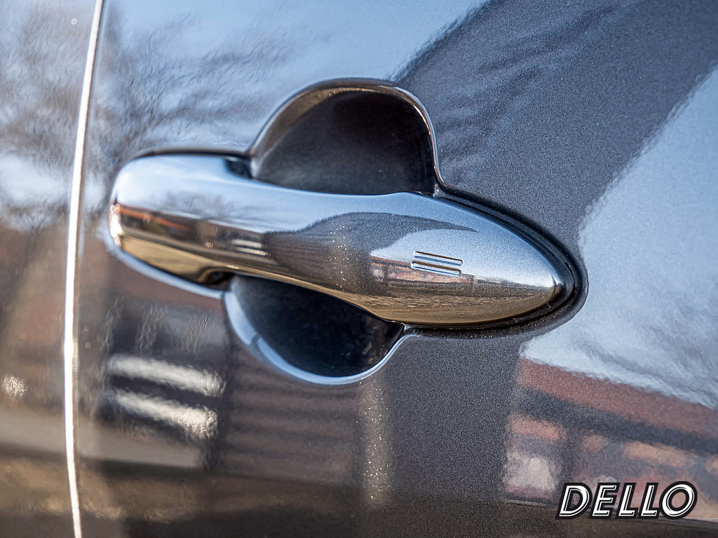 Fahrzeugansicht TOYOTA Yaris Hybrid 1.5 VVT-iE Teamplayer - Bild 4