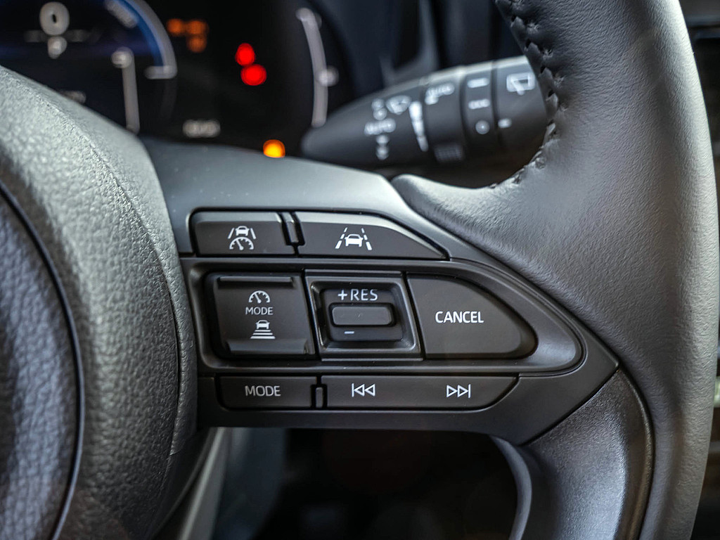 Fahrzeugansicht TOYOTA Yaris Hybrid 1.5 VVT-iE Teamplayer - Bild 13