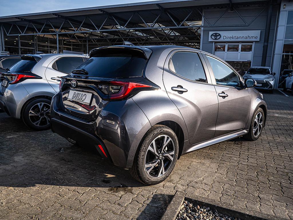 Fahrzeugansicht TOYOTA Yaris Hybrid 1.5 VVT-iE Teamplayer - Bild 26