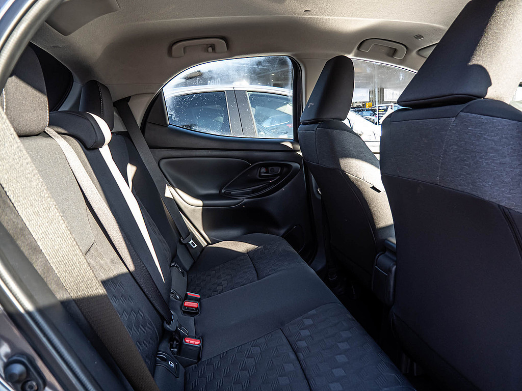 Fahrzeugansicht TOYOTA Yaris Hybrid 1.5 VVT-iE Teamplayer - Bild 29