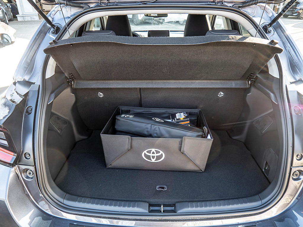 Fahrzeugansicht TOYOTA Yaris Hybrid 1.5 Teamplayer - Bild 6