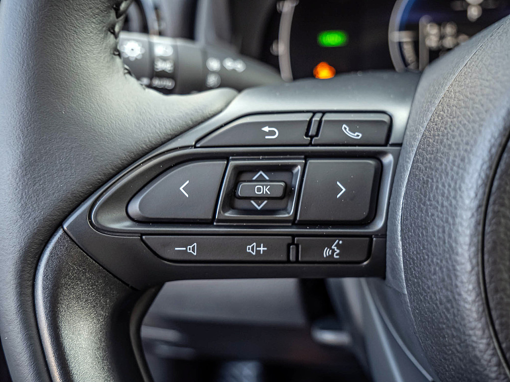 Fahrzeugansicht TOYOTA Yaris Hybrid 1.5 Teamplayer - Bild 11