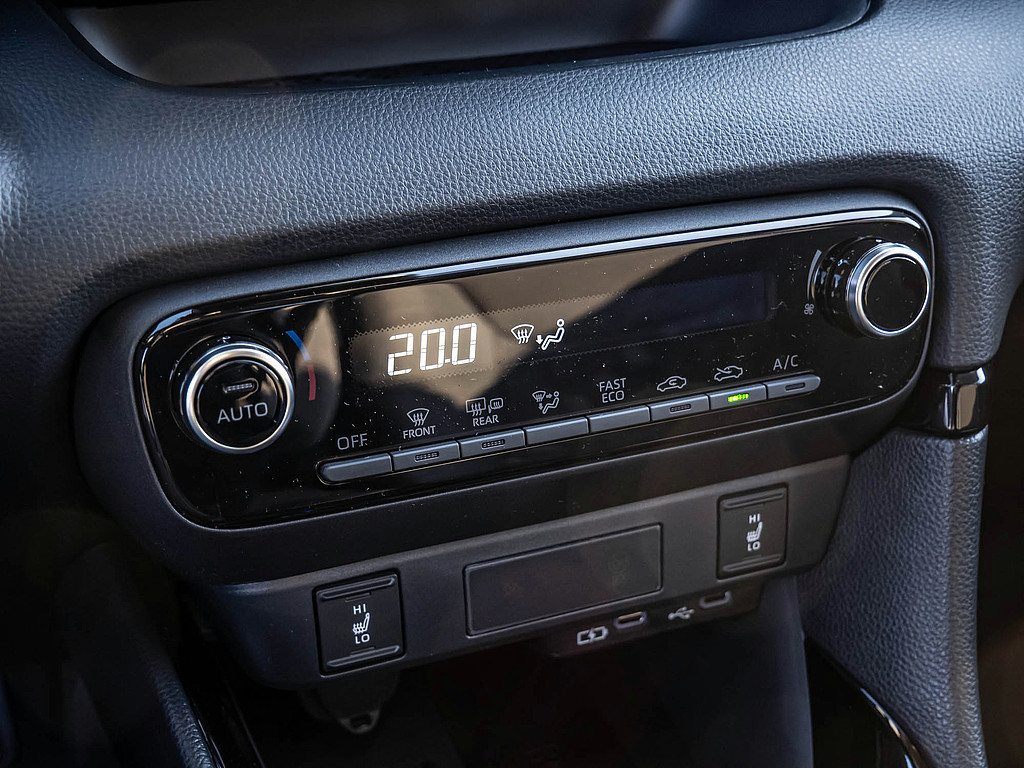 Fahrzeugansicht TOYOTA Yaris Hybrid 1.5 Teamplayer - Bild 16