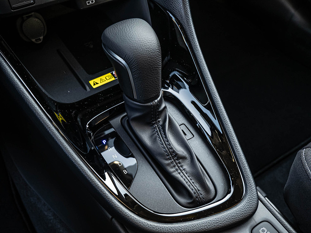 Fahrzeugansicht TOYOTA Yaris Hybrid 1.5 Teamplayer - Bild 18