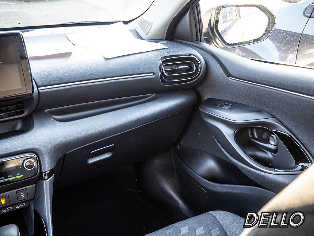 Fahrzeugansicht TOYOTA Yaris Hybrid 1.5 VVT-iE Teamplayer - Bild 2