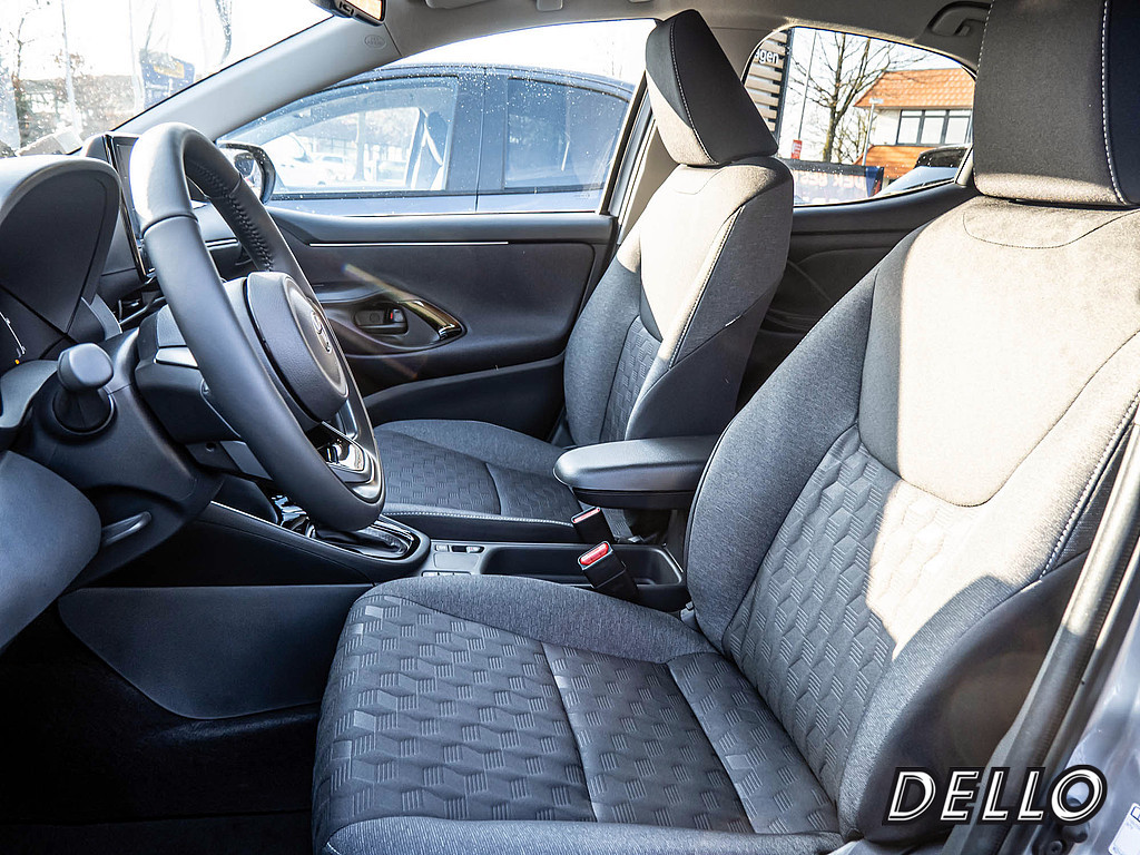 Fahrzeugansicht TOYOTA Yaris Hybrid 1.5 VVT-iE Teamplayer - Bild 8