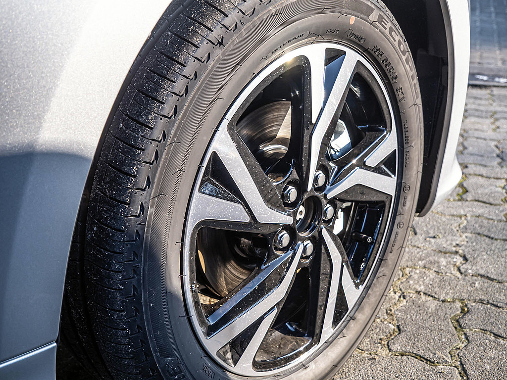 Fahrzeugansicht TOYOTA Yaris Hybrid 1.5 VVT-iE Teamplayer - Bild 4