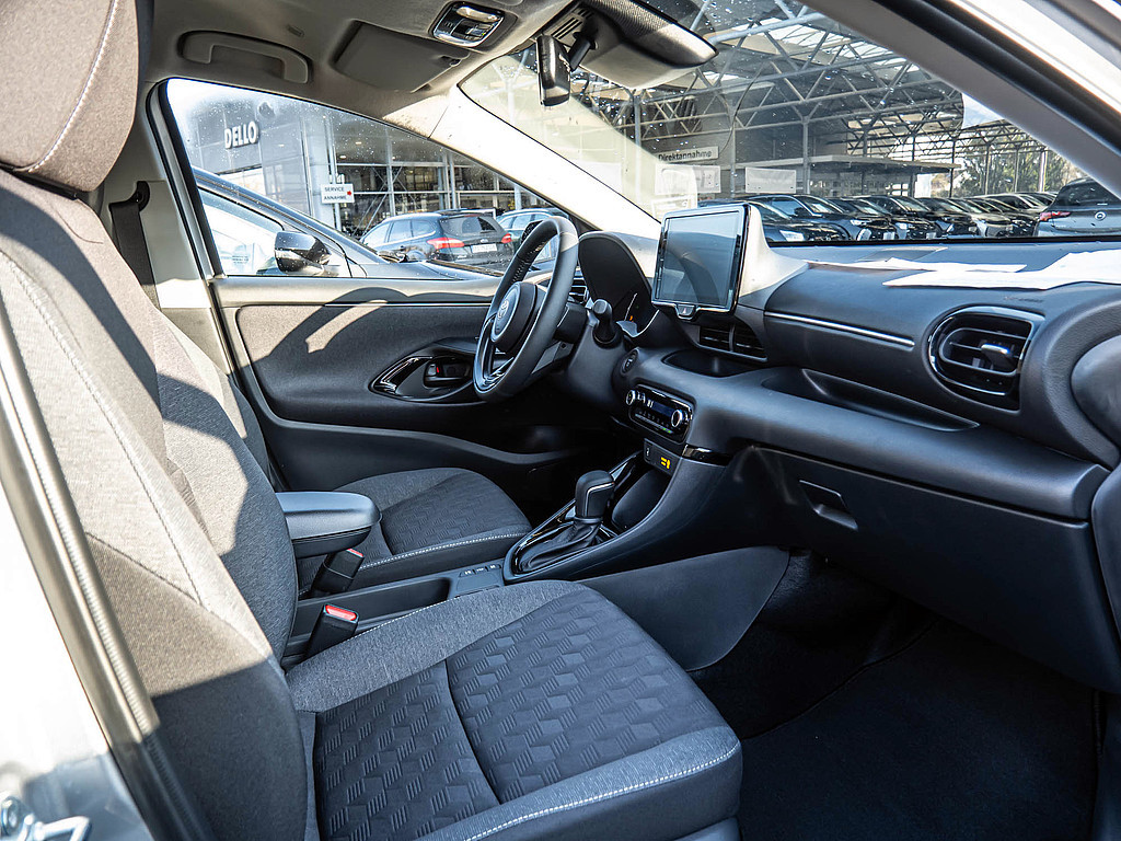 Fahrzeugansicht TOYOTA Yaris Hybrid 1.5 VVT-iE Teamplayer - Bild 29