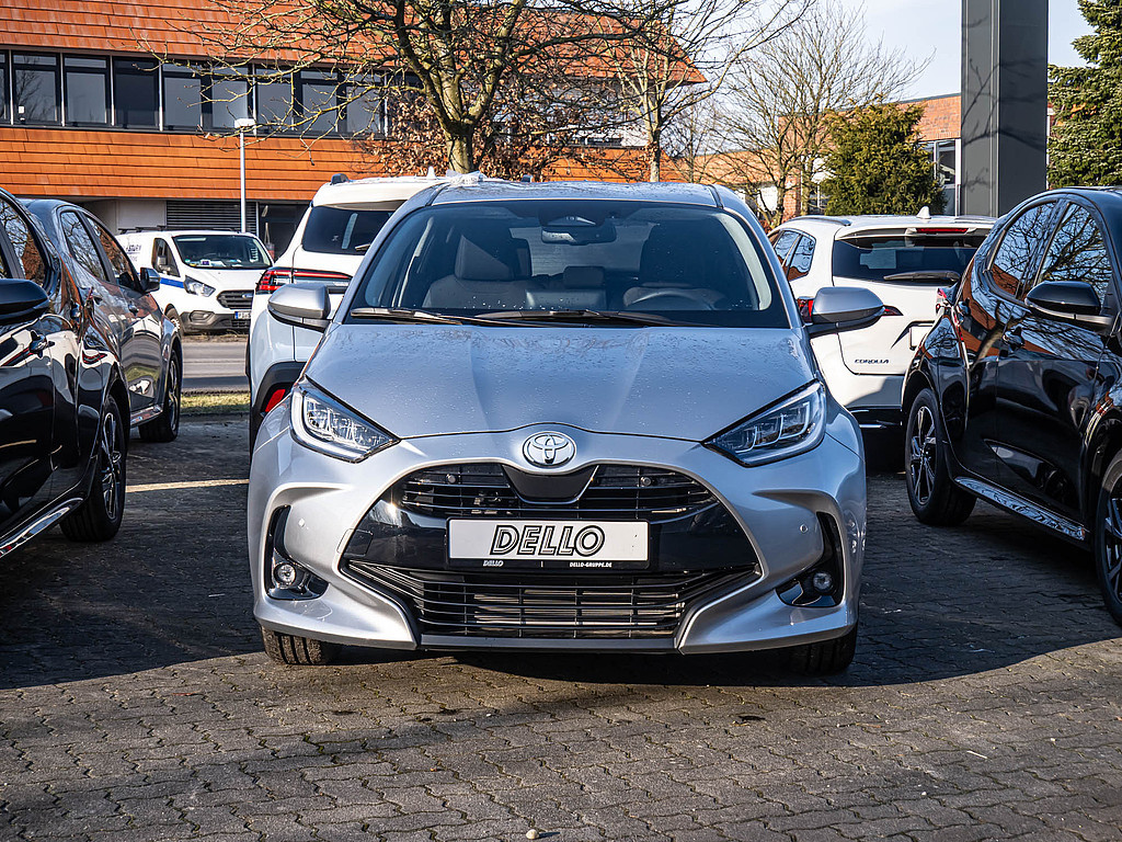 Fahrzeugansicht TOYOTA Yaris Hybrid Teamplayer - Bild 12